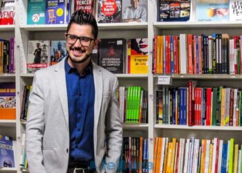 Thiago Pontes lança oitavo livro com reflexão sobre o ‘teatro da vida’