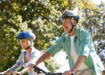 Pedalar ajuda a evitar e combater artrose nos joelhos