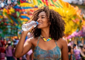 No Carnaval, calor acima da média pede medidas para manter a saúde