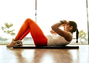 Abdominal deixa a barriga definida? Esclareça 10 mitos sobre exercícios