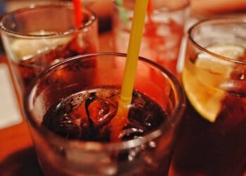 Consumo de bebidas ricas em açúcar pode aumentar risco de câncer oral