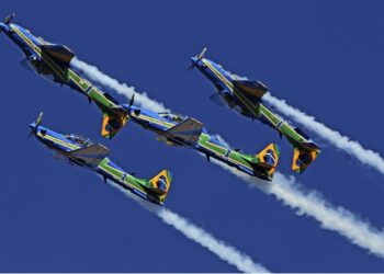 Valinhos vive dia histórico com o retorno triunfal da Esquadrilha da Fumaça no “Domingo nas Alturas”