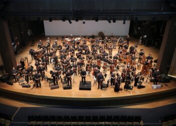 Orquestra Sinfônica inaugura Teatro de Arena do Centro de Convivência com concerto de musicais