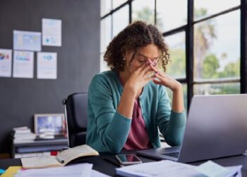 Como o estresse crônico afeta o corpo?