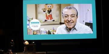 Mauricio de Sousa é homenageado na abertura da Mostra de Cinema de SP