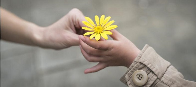 No Dia Mundial da Gentileza, especialista propõe uma reflexão: “Você tem sido gentil com você?”
