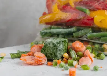 Introdução alimentar: vegetais congelados facilitam rotina e garantem nutrientes